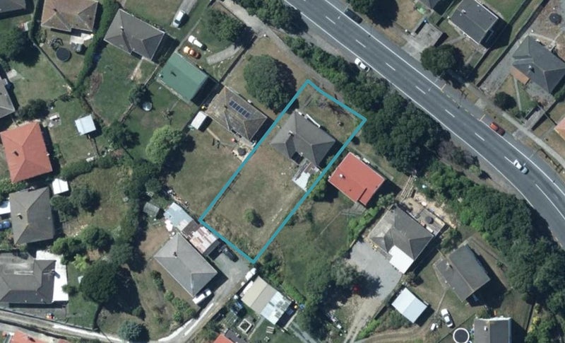 126 Champion ST, CANNONS CREEK, PORIRUA - Carousel 1