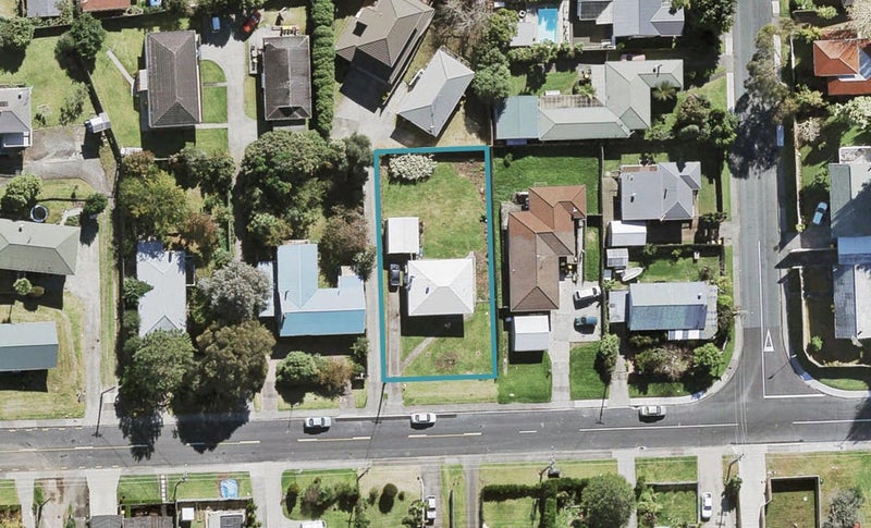 90 Wharf Road, Te Atatu Peninsula, Auckland - Carousel 1
