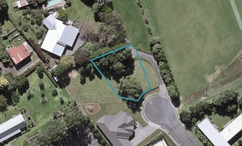 9C Oakwood Drive, Highlands Park, New Plymouth - Carousel 1