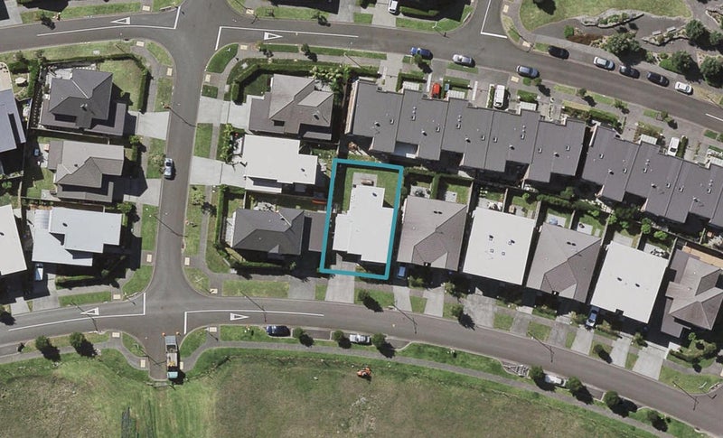 69 Tephra Boulevard, Stonefields, Auckland - Carousel 1