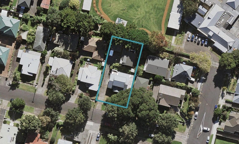 1 Oak Street, Royal Oak, Auckland - Carousel 1