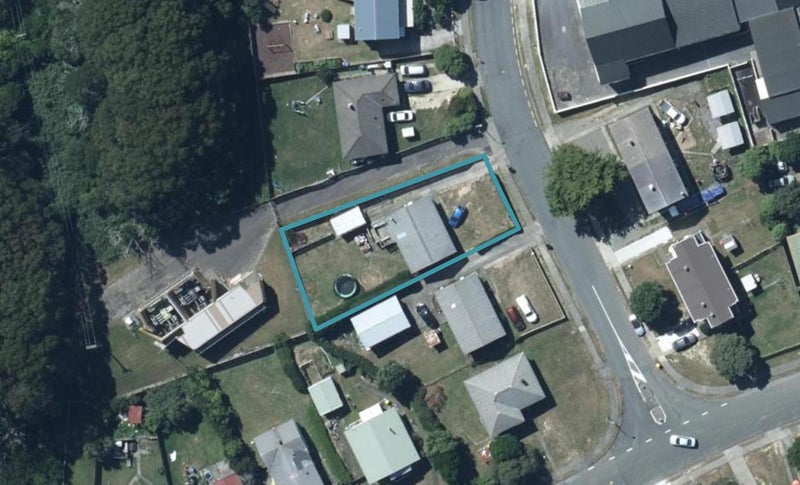 5 Waihemo Street, Waitangirua, Porirua - Carousel 1