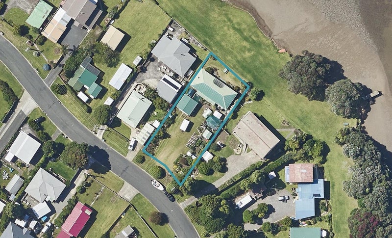 14 Roretana Drive, Athenree, Katikati - Carousel 1