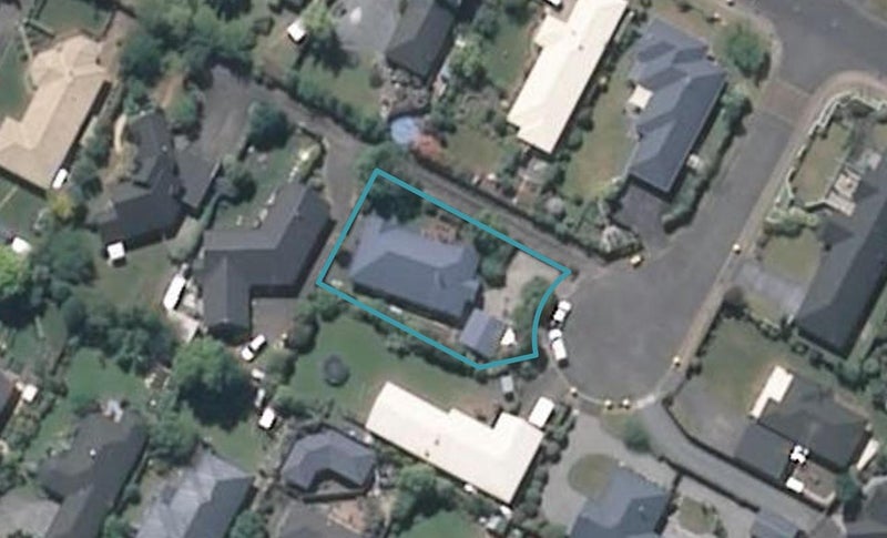 6 Appleton Place, Woodend, Woodend - Carousel 1