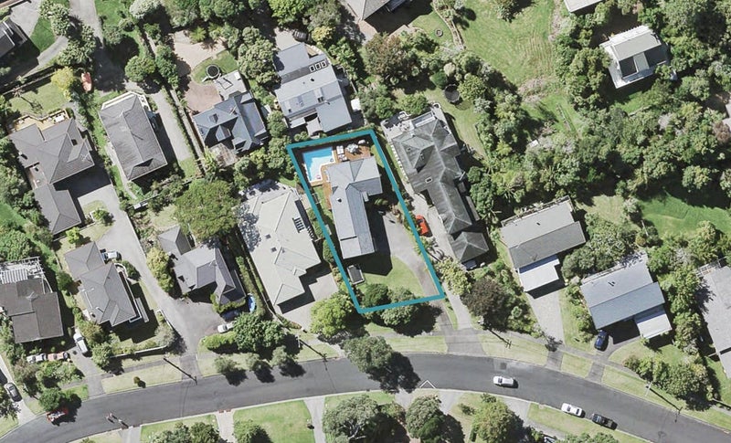 17 Penzance Road, Mairangi Bay, Auckland - Carousel 1
