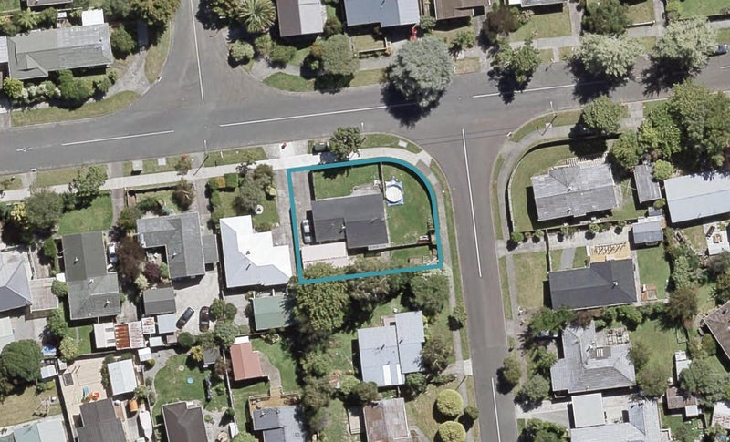 56 California Drive, Totara Park, Upper Hutt - Carousel 1
