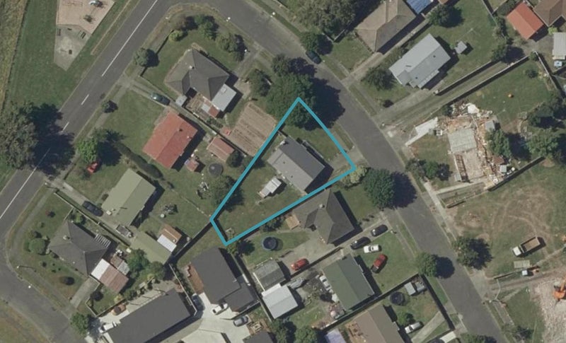 6 Exeter Crescent, Takaro, Palmerston North - Carousel 1
