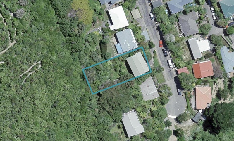 44 St Albans Avenue, Karori, Wellington - Carousel 1