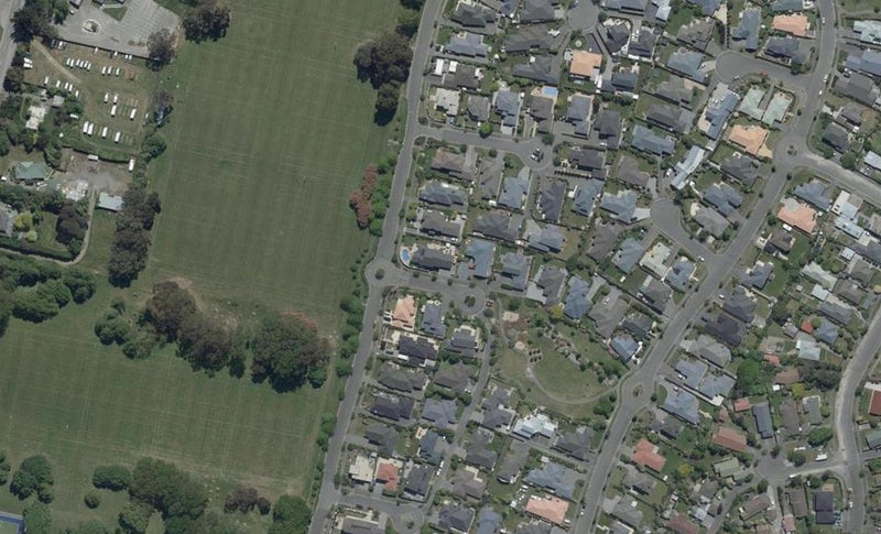 1 Benmore Gardens, Harewood, Christchurch - Carousel 1