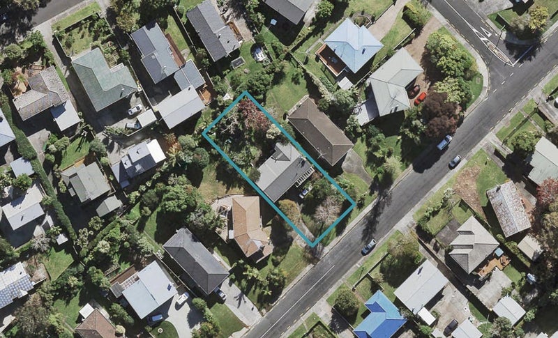 13 Lingfield Street, Glenfield, Auckland - Carousel 1