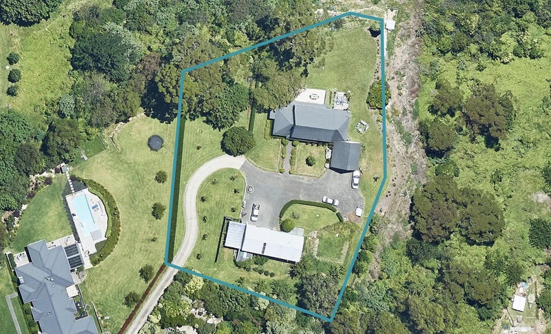 12 Bradley Avenue, Pyes Pa, Tauranga - Carousel 1