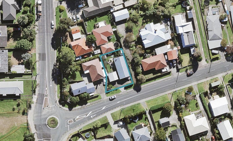 2B Eskdale Road, Birkdale, Auckland - Carousel 1