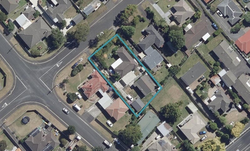9 Bolmuir Road, Forest Lake, Hamilton - Carousel 1