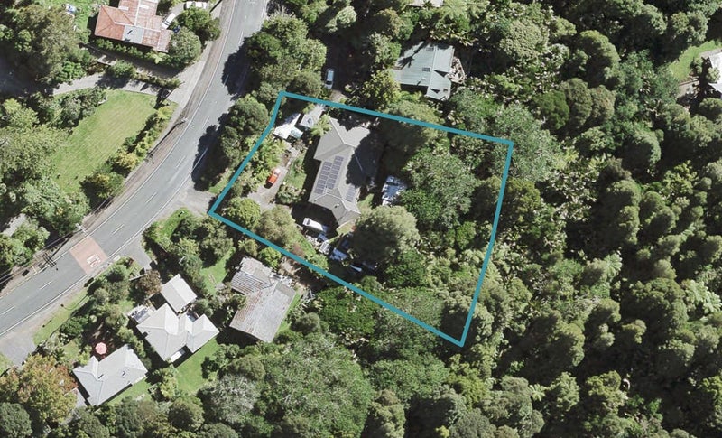 194 Woodlands Park Road, Titirangi, Auckland - Carousel 1