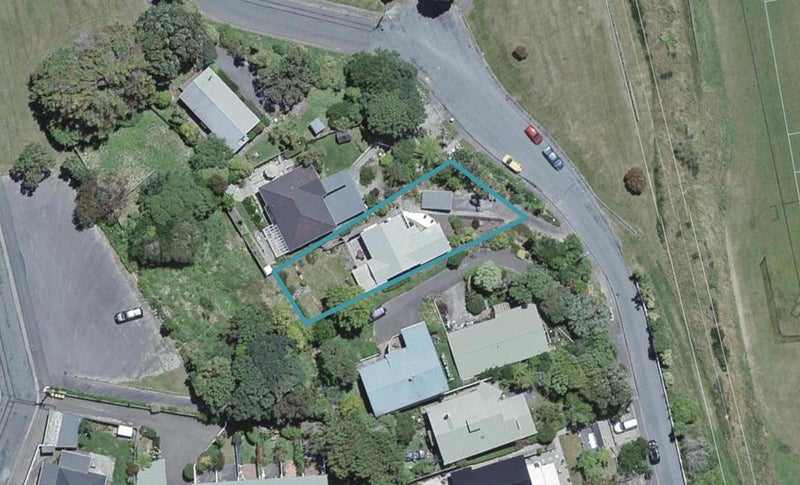 17 Seaforth Terrace, Karori, Wellington - Carousel 1