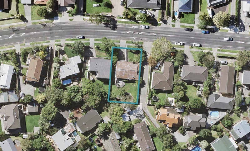 33 Gills Road, Bucklands Beach, Auckland - Carousel 1