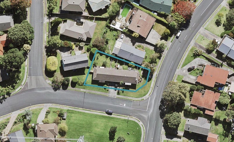 1B Strathnaver Crescent, Lynfield, Auckland - Carousel 1
