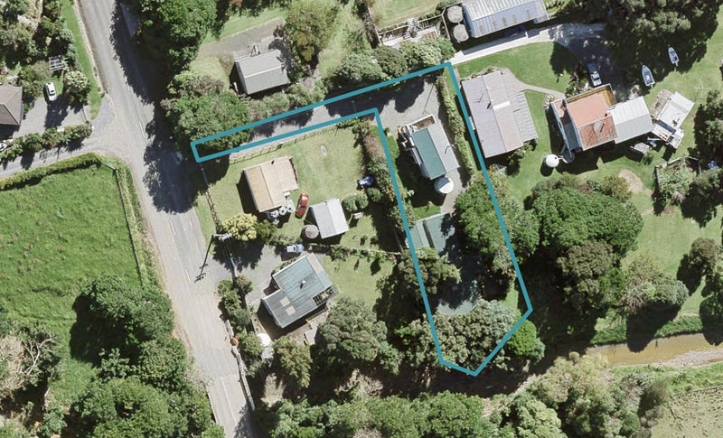 1802 East Coast Road, WHAKATIWAI, MIRANDA - Carousel 1