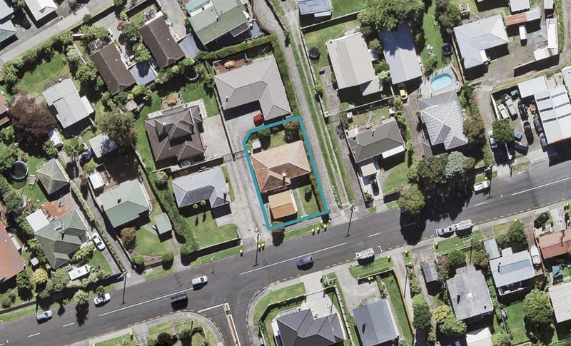 50A James Laurie Street, Henderson, Auckland - Carousel 1