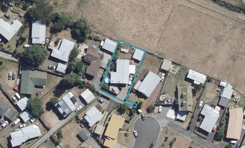 9 McEwan Place, Fitzroy, Hamilton - Carousel 1
