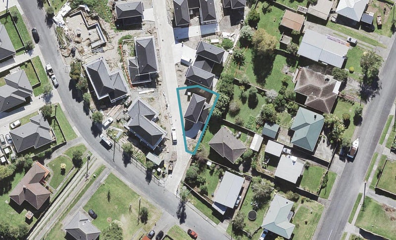 1 Manatu Lane, Kelston, Auckland - Carousel 1