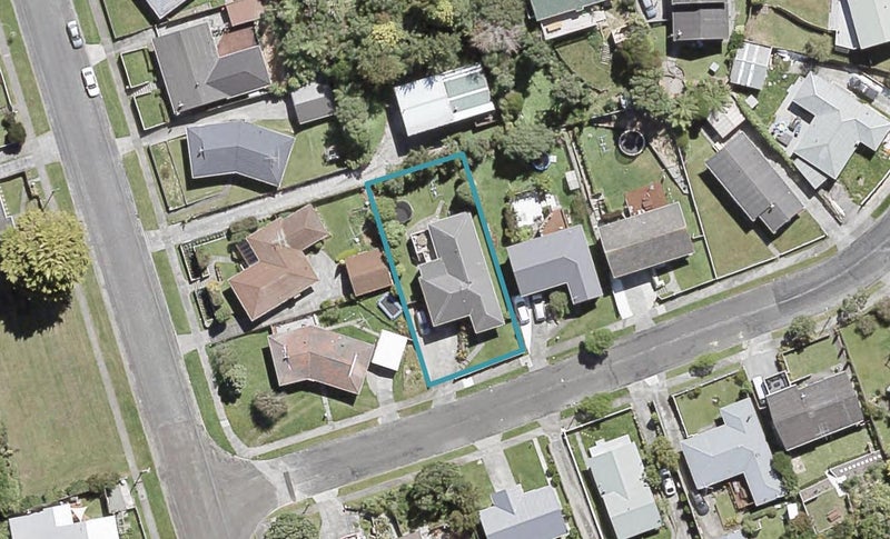4 Christchurch Crescent, Kelson, Lower Hutt - Carousel 1