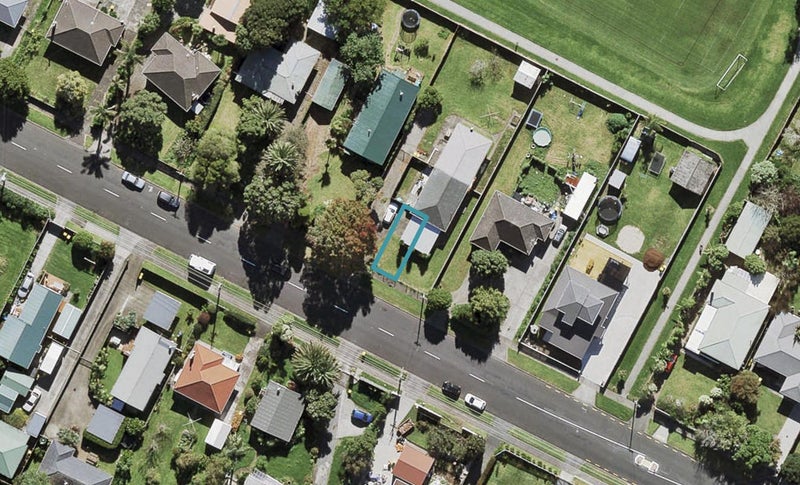 2/79 Taikata Road, Te Atatu Peninsula, Auckland - Carousel 1