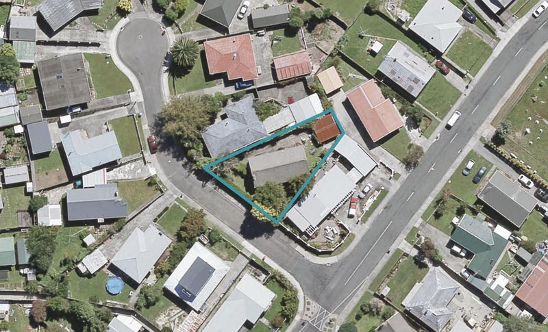 2 Ponderosa Grove, Maoribank, Upper Hutt - Carousel 1