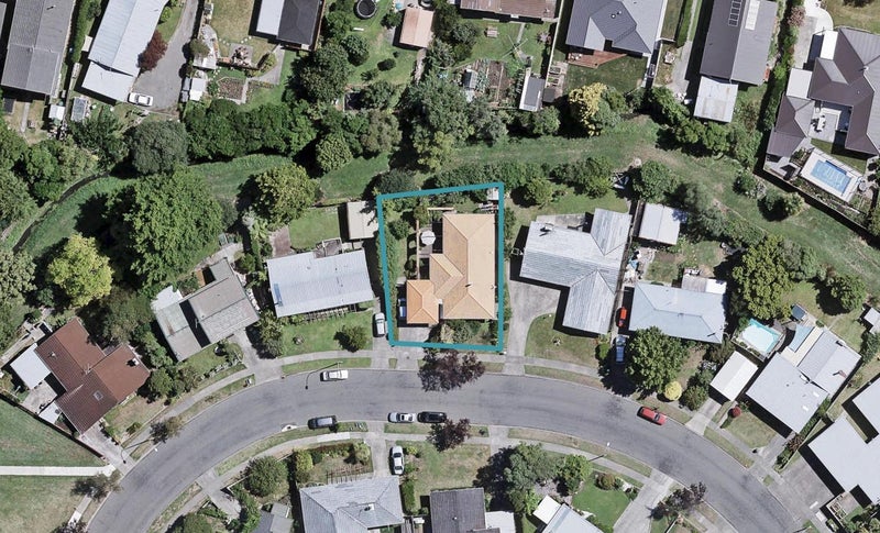 10 Trigg Crescent, Taradale, Napier - Carousel 1