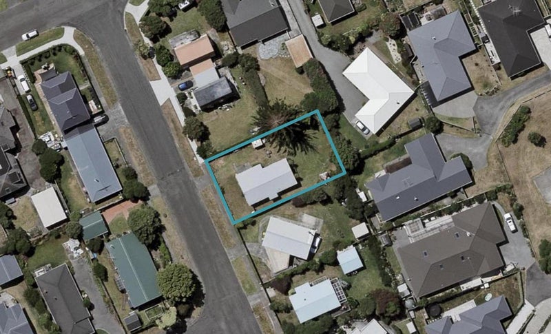 3 Reeves Street, Waikanae Beach, Waikanae - Carousel 1