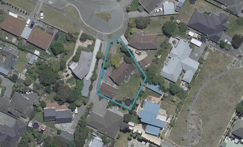 8 Arosa Place, Parklands, Christchurch - Carousel 1