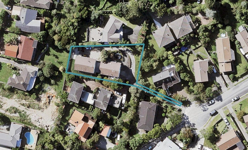 2/13 Elmira Place, Browns Bay, Auckland - Carousel 1