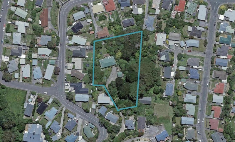 145 Helston Road, Paparangi, Wellington - Carousel 1