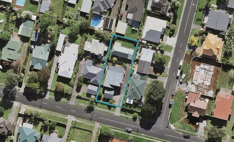 21 Fernleigh Avenue, Royal Oak, Auckland - Carousel 1