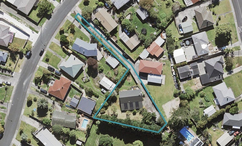 11 Kirby Street, Glendene, Auckland - Carousel 1