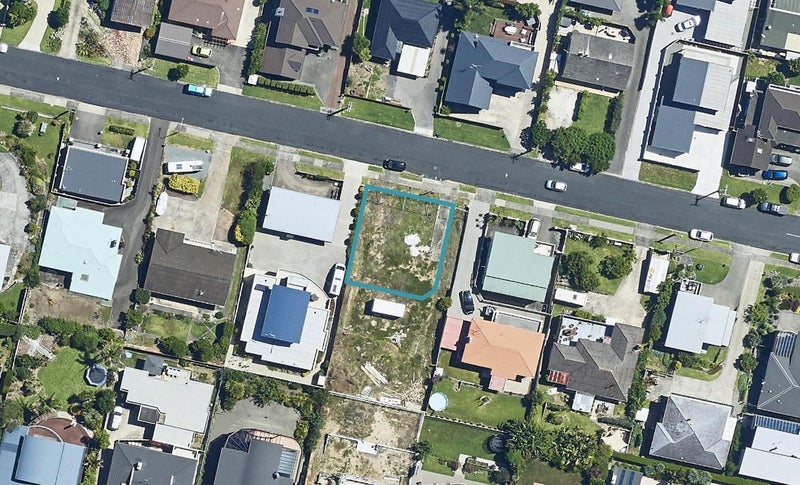 29 Seaview Road, Otumoetai, Tauranga - Carousel 1