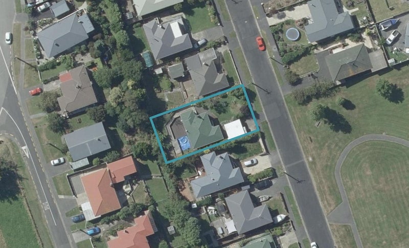 9 Elwyn Crescent, Green Island, Dunedin - Carousel 1