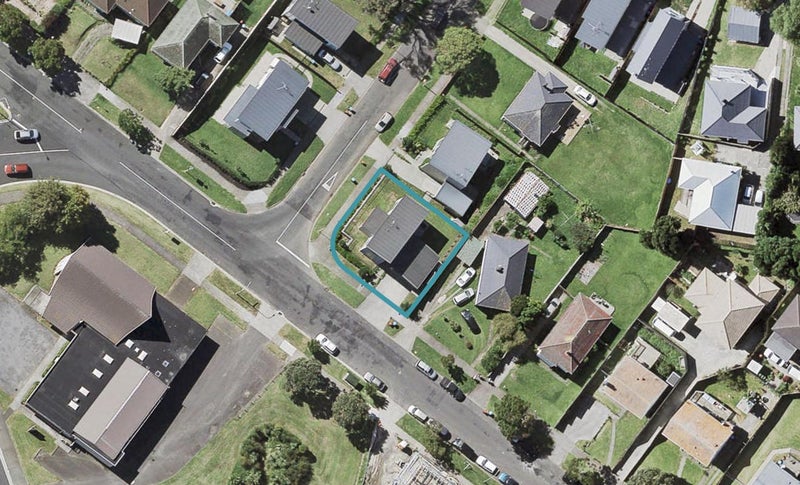 18 Eastview Road, Glen Innes, Auckland - Carousel 1