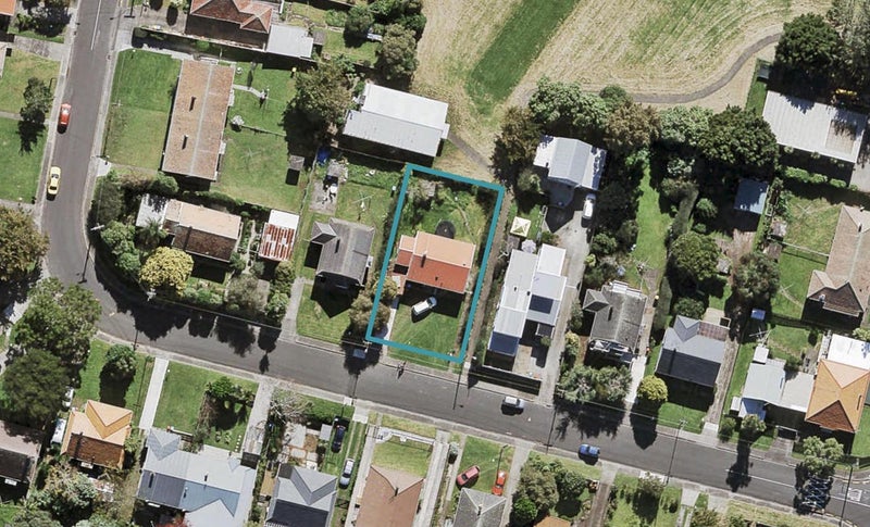 9 Shorwell Street, Sandringham, Auckland - Carousel 1