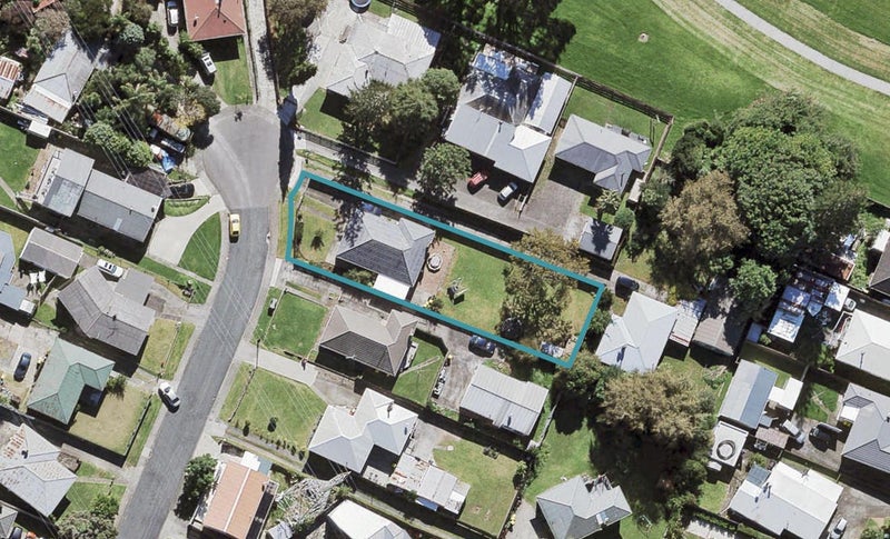 15 Martin Place, Kelston, Auckland - Carousel 1