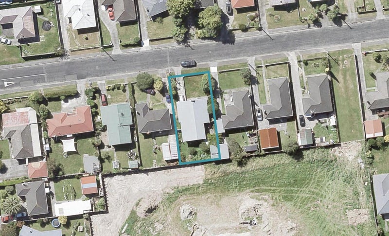 39 Russell Road, Wainuiomata, Lower Hutt - Carousel 1