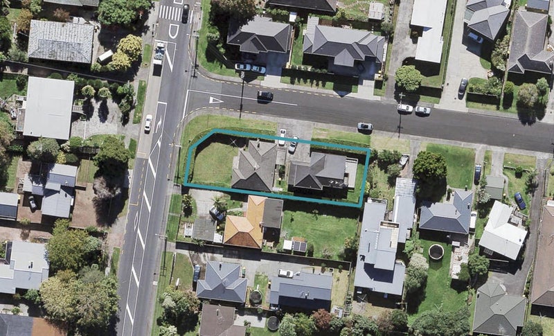 73 Te Atatu Road, Te Atatu South, Auckland - Carousel 1