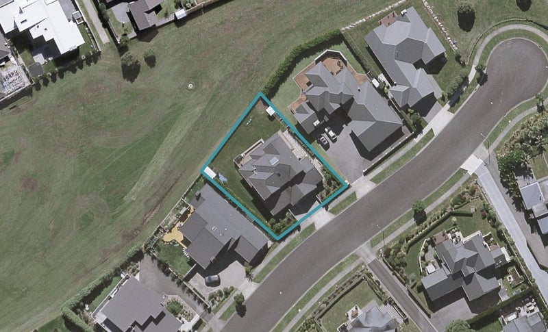 7 Sampson Avenue, Waiwhakaiho, New Plymouth - Carousel 1