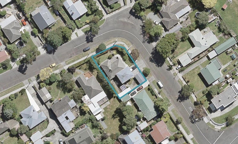 1 Heretaunga Square, Silverstream, Upper Hutt - Carousel 1