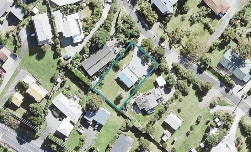 16 Rangimaarie Crescent, Snells Beach, Snells Beach - Carousel 1