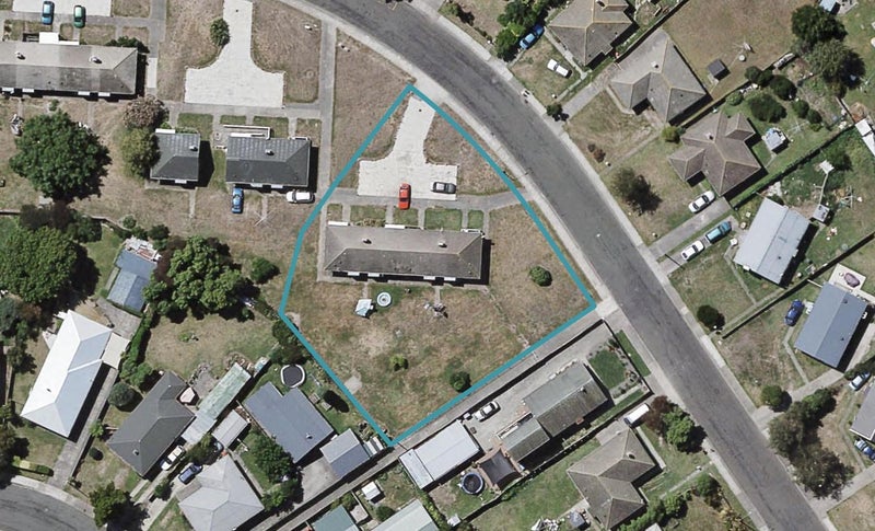 1221 Cunningham Crescent, Mayfair, Hastings - Carousel 1