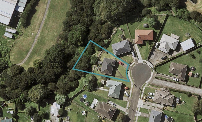 8 Oroua Place, Otara, Auckland - Carousel 1