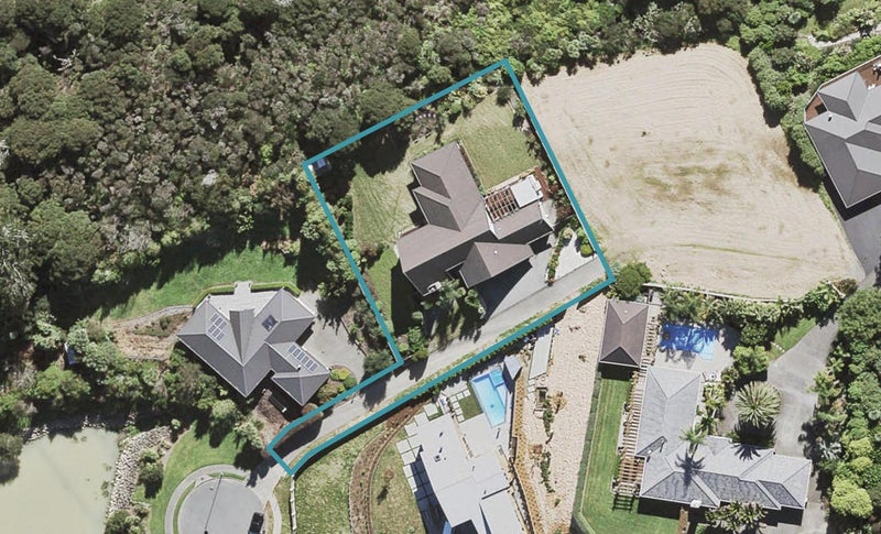 11 Kerema Way, Schnapper Rock, Auckland - Carousel 1