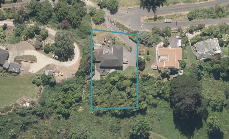 12 Shakespeare Road, Bastia Hill, Whanganui - Carousel 1