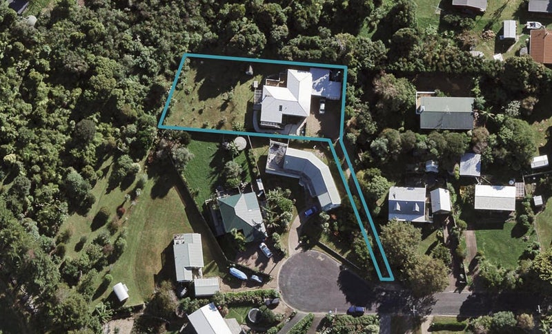 14 Hartley Avenue, Onetangi, Waiheke Island - Carousel 1